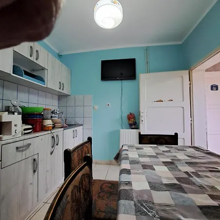 Domacinstvo Jolovic Affittacamere *